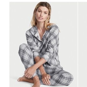 Victoria’s Secret Glow Waffle Henley Jogger Set